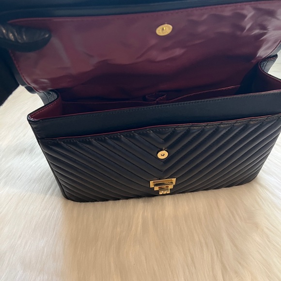 Luxury designer purse. - Picture 11 of 15